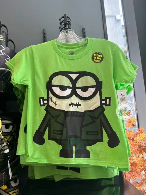 Universal Studios - Minion Monsters - Monster Bob Glows-in-the-Dark Lime T-shirt (Youth)