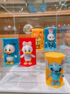 SHDL - Disney Friends Mystery Figure Box