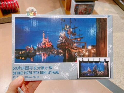 SHDL - Shanghai Disney Resort Castle Mickey & Friends Pirates Of The Caribbean: Battle For The Sunken Treasure50 Piece Puzzle With Light Up Frame Box Set