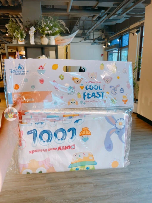 SHDL - Duffy & Friends Cool Feast - Table Cloth