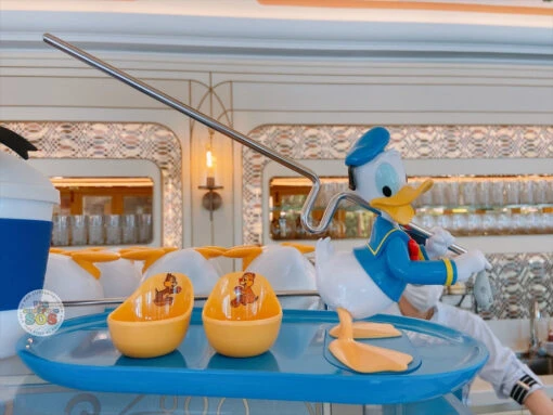 SHDL - Donald's Dine 'n Delights Exclusive Donald Duck Fishing Plate With Chip & Dale